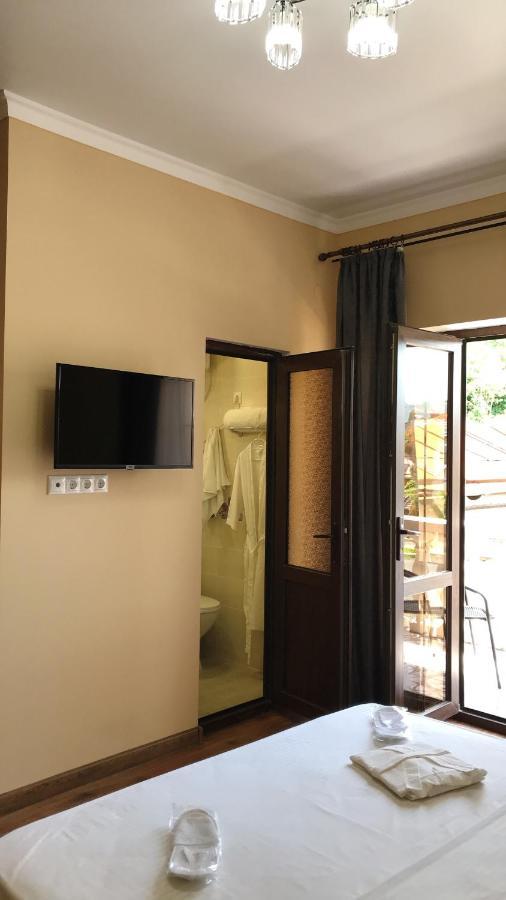 Hotel In Sukhum Soukhoumi Extérieur photo