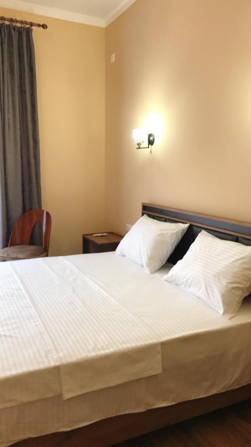 Hotel In Sukhum Soukhoumi Extérieur photo