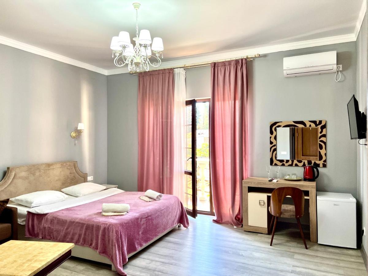 Hotel In Sukhum Soukhoumi Extérieur photo