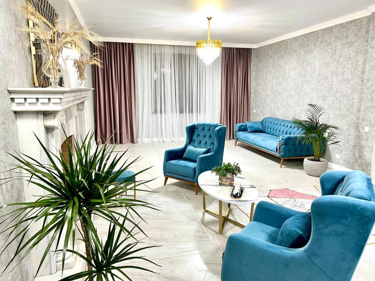 Hotel In Sukhum Soukhoumi Extérieur photo