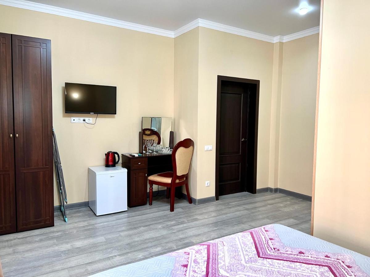 Hotel In Sukhum Soukhoumi Extérieur photo