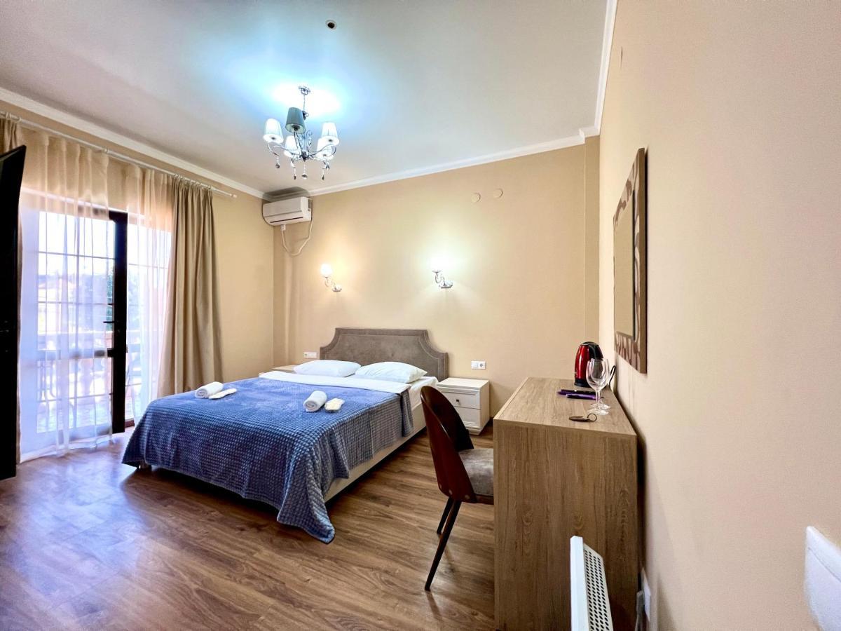 Hotel In Sukhum Soukhoumi Extérieur photo