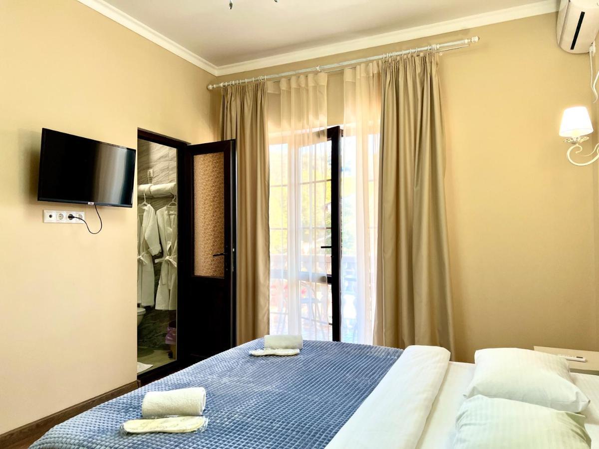 Hotel In Sukhum Soukhoumi Extérieur photo