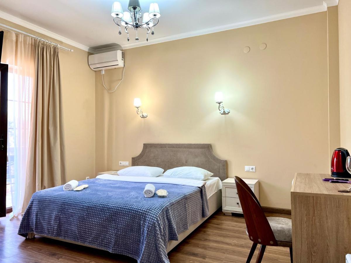 Hotel In Sukhum Soukhoumi Extérieur photo