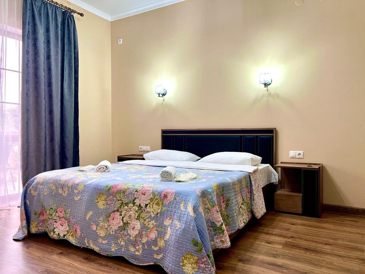 Hotel In Sukhum Soukhoumi Extérieur photo